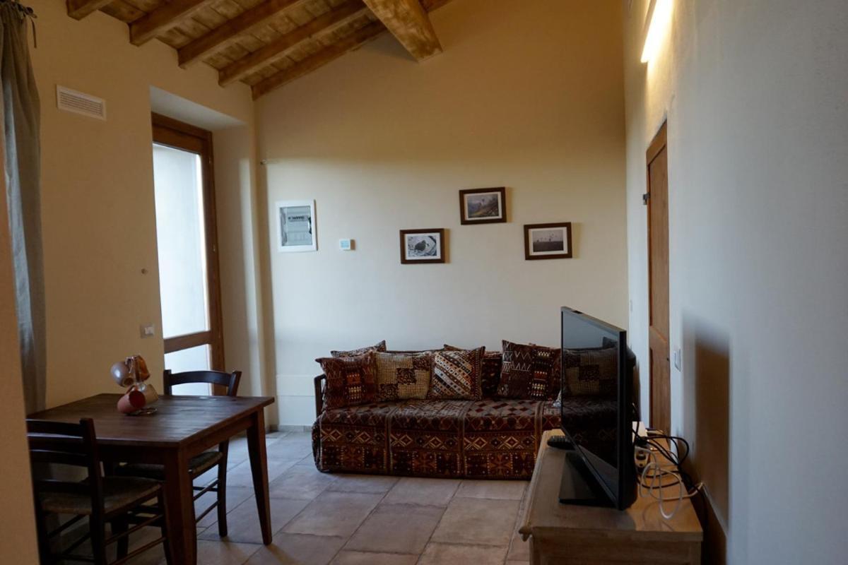 Agriturismo Cheloni Guasticce Exterior foto